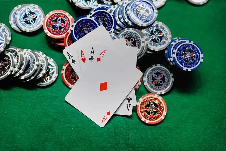 Naga neon Slot Dragon Hatch di baccarat